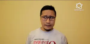 Arie Untung mengungkapkan adanya Dee Cinema mampu mengurangi maraknya pembajakan.