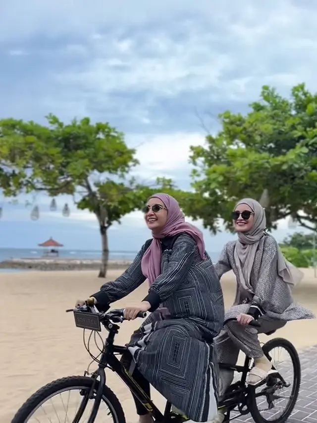 Shireen dan Zaskia Sungkar. [Foto: Instagram/zaskiasungkar15]