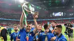 Brasil dikenal sebagai gudangnya pesepak bola berbakat. Melimpahnya stok pemain membuat mereka kesulitan untuk membela negaranya dalam Timnas Brasil. 5 pemain berikut memilih pindah kewarganegaraan ke Eropa dan sukses meraih trofi bergengsi Piala Eropa. (Foto: AFP/Pool/Paul Ellis)