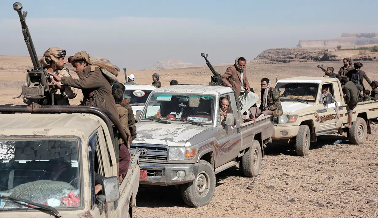 Sebagai respons, AS bersama Inggris menggalang koalisi dengan Bahrain, Kanada, Prancis, Belanda, Spanyol, dan Republik Seychelles membombardir aset militer Houthi di Yaman. (AP Photo)