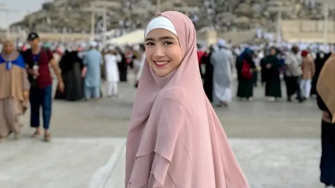 Potret Febby Rastanty saat Jalani Umroh (credit: instagram/febbyrastanty)
