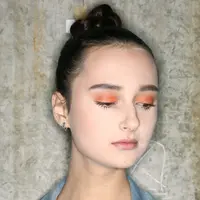 Fresh Eyeshadow Orange Makeup Look - Anthony Tandiyono & Day and Night - FIMELA Fest 2018 / Makeup: Make Over / Photo by Windy Sucipto (FIMELA.com)