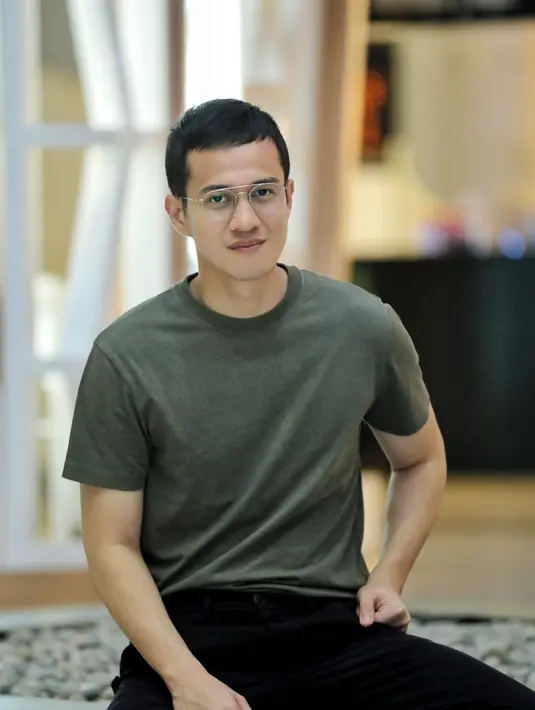 Pemeran dalam film Tenggelamnya Kapal Van der Wijck itu mengaku tidak kesulitan saat membangun chemistry dengan artis senior tersebut. Meski, ini merupakan pengalaman pertamanya dalam film main bareng Luna. (Adrian Putra/Bintang.com)