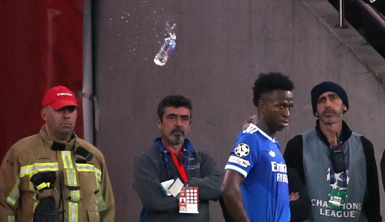 Drama dimulai dari Vinicius Jr yang melakukan selebrasi setelah mencetak gol ke gawang Benfica. Hal itu membuat kemarahan dari pendukung tuan rumah. (AP Photo/Pedro Rocha)