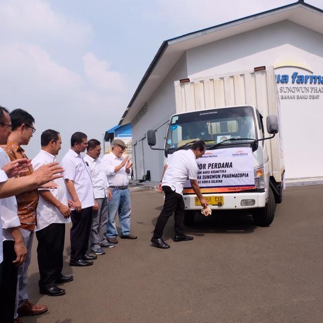 Kimia Farma Ekspor Bahan Baku Kosmetik Ke Korea Selatan Bisnis Liputan6 Com Lowongan kerja bca syariah development program tah. kimia farma ekspor bahan baku kosmetik