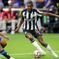 Namun Chelsea dan Newcastle United tak mampu mencetak gol tambahan hingga pertandingan babak kedua berakhir. Skor 1-1 menjadi hasil akhir pertandingan ini. (Kevin C. Cox/Getty Images for Premier League/AFP)