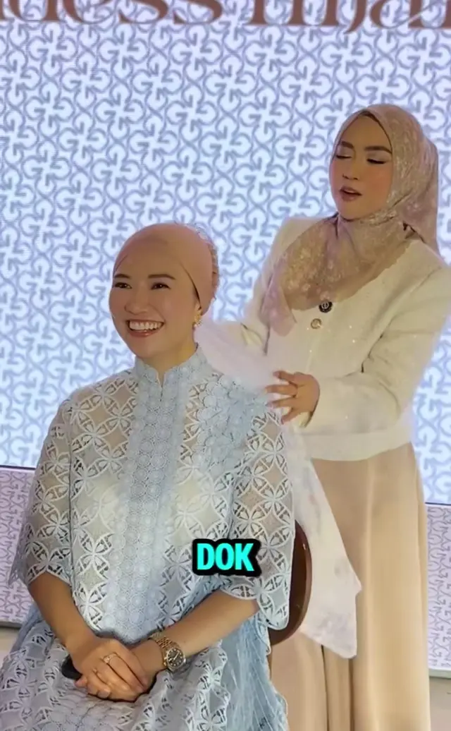 7 Potret Reni Effendi istri dr Richard Lee pakai hijab saat promosi bisnis produk hijab milik suami