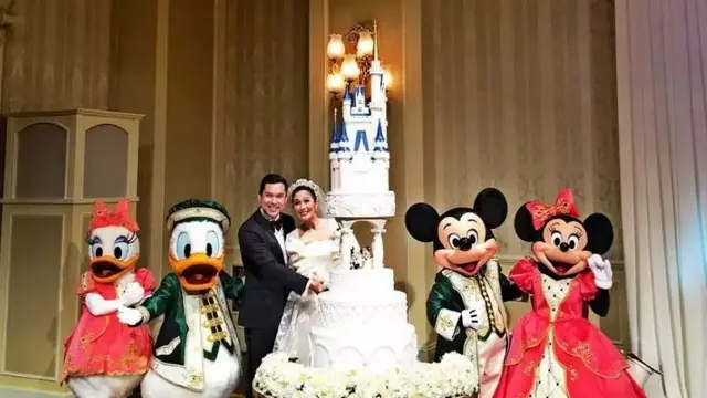 Kue pernikahan Sandra Dewi (Instagram/@sandradewi88)