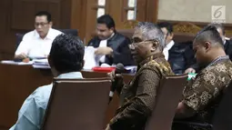 Sejumlah saksi memberi keterangan saat menjalani sidan lanjutan Terdakwa korupsi pengadaan dan pelaksanaan pembangunan kampus IPDN Sumbar di Kab Agam TA 2011, Dudy Jocom di Pengadilan Tipikor Jakarta, Rabu (10/10). (Liputan6.com/Herman Zakharia)