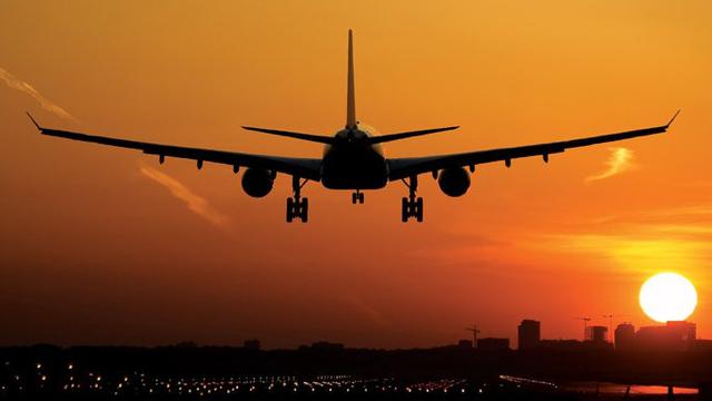 Ilustrasi pesawat yang berada di dekat bendara (AFP Photo)