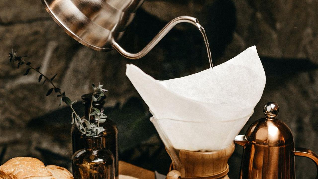 4. Proses Penyajian Kopi: Pengaruh Tingkat Kehalusan dan Suhu Air
