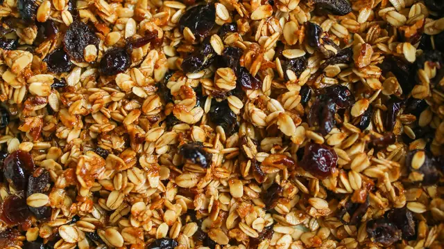 tips menjaga pola makan saat traveling.