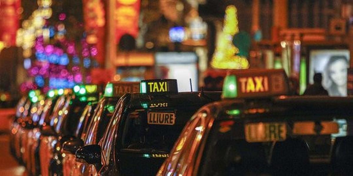 Taksi Uber diamankan: 4 Toyota Avanza & 1 Innova
