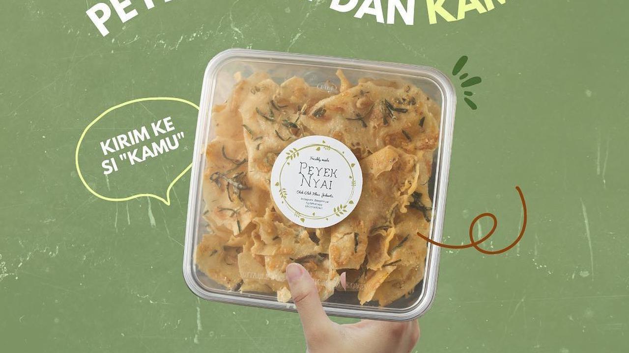 Di tahun 2018 akhir, Yessie memulai usaha rempeyek. Dengan modal minimalis, Yessie memproduksi rempeyek dari rumah. Dari produksi hingga pemasaran, semua dilakukan Yessi sendiri.
