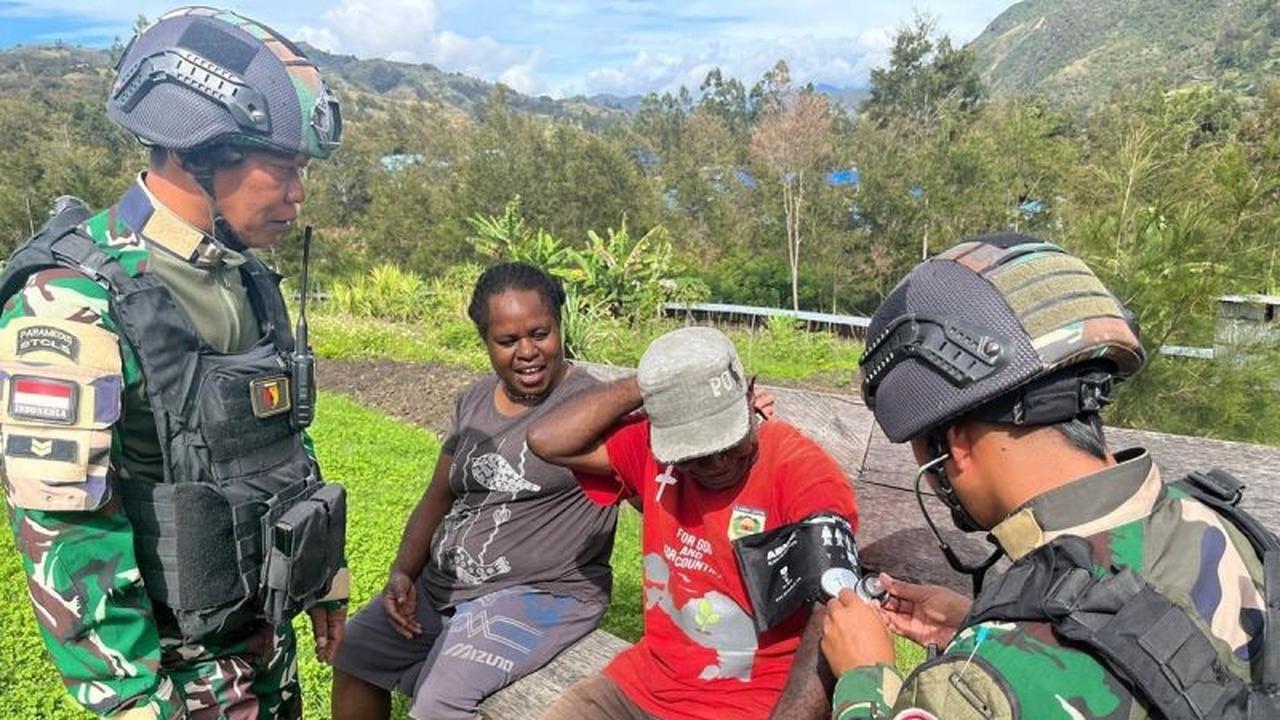 Satgas Yonif 511/DY Perkuat Pengobatan Keliling Lanny Jaya, Tingkatkan Kualitas Hidup Warga Pedalaman Papua