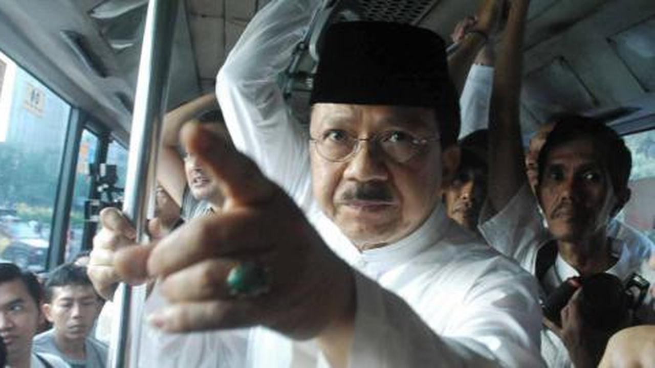 Tanggapan Foke soal video coblos Jokowi di Solo