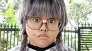 Kekeyi juga turut membuat tutorial agar terlihat tampil cupu dan culun dengan rambut palsunya. Sontak saja unggahan wanita 27 tahun ini ramai oleh komentar netizen. (Sumber: Instagram/rahmawatikekeyiputricantikka23)