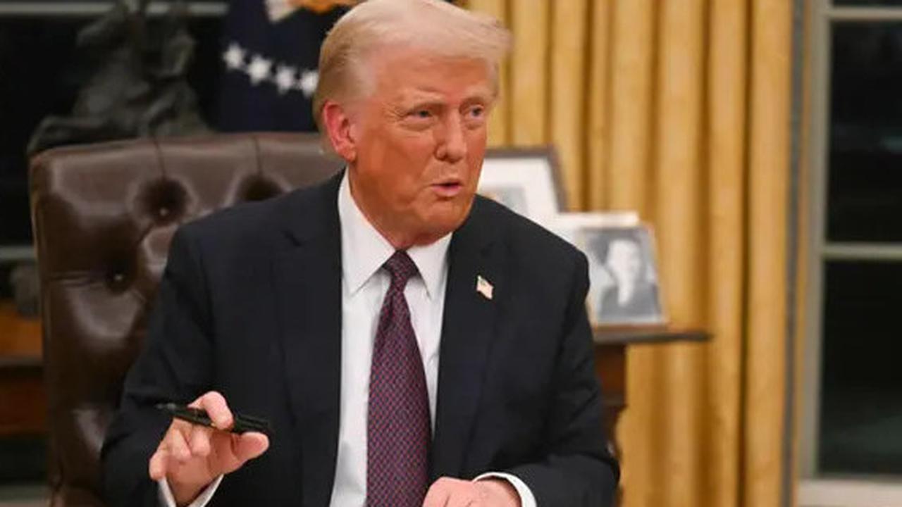 Gebrakan Fenomenal Donald Trump Sehari Jadi Presiden: Tarik AS Keluar dari WHO