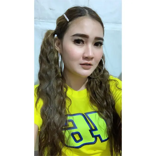 6 Potret Gaya Rambut Nella Kharisma dengan Berbagai Gaya Ini Selalu Curi Perhatian