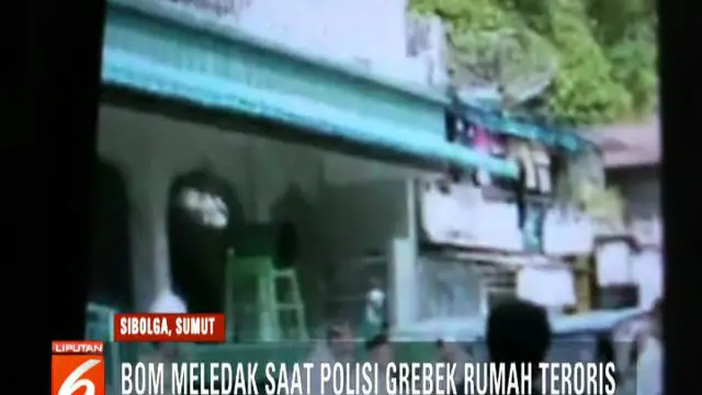 Menurut warga, ledakan diduga terjadi saat terduga teroris yang rumahnya digrebek polisi melemparkan bom ke dinding rumah.