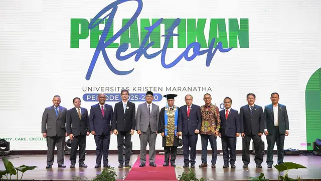 Pemkot Bandung, Jawa Barat, menantang Rektor baru Universitas Kristen Maranatha Prof. Ir. Frans Umbu Datta, M.App.Sc., Ph.D. terkait permasalahan yang terjadi di Bandung. (Liputan6.com)