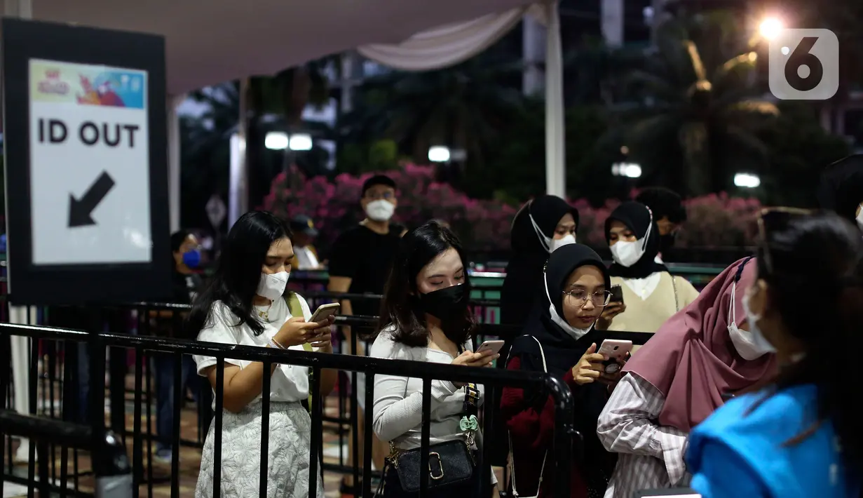<p>Suasana warga saat Perhelatan Jakarta Internasional BNI Java Jazz Festival (BNIJJF2022), di JiExpo Kemayoran, Jakarta Pusat, Jumat (27/5/2022). Perhelatan itu akan diselenggarakan selama tiga hari sampai Minggu, 29 Mei 2022. (Liputan6.com/Johan Tallo)</p>