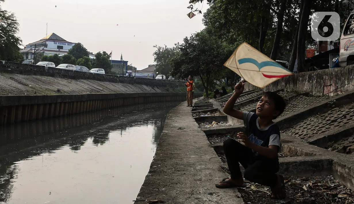 Program yang ditujukan di setiap kelurahan ini bisa menjadi batu loncatan untuk membenahi dan memperbaiki kualitas lingkungan pada kawasan permukiman padat. (Liputan6.com/Johan Tallo)