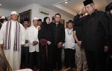 Mengapa saat berduka identik dengan pakaian hitam?