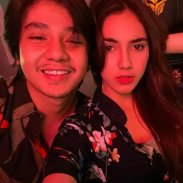 Dikabarkan Putus, Ini 6 Momen Kebersamaan Arbani Yasiz dan Syahra Larez