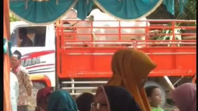 Seserahan Unik di Pati, Calon Mempelai Pria Berikan Lemari, Sapi sampai Motor