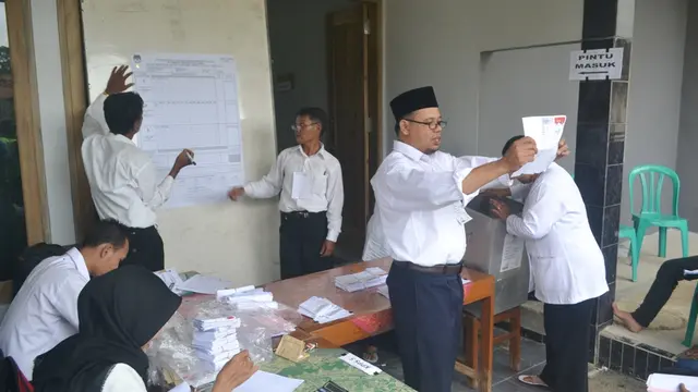 TPS penghitungan suara pada Pilkada Cilacap 2017. (Foto: Liputan6.com/Muhamad Ridlo)