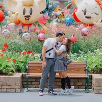 Kiky Saputri dan Suami Memakai Seragam Sekolah [instagram/kikysaputrii]