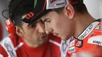 Dominasi pebalap Ducati pada hari pertama tes pramusim MotoGP membuat Jorge Lorenzo tetap percaya diri meski dirinya terpuruk. (Motorsport)