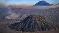 Kawasan Taman Nasional Bromo Tengger Semeru (TNBTS) dari puncak penanjakan 1 di Kabupaten Pasuruan, Jawa Timur, Kamis, 13 Agustus 2026. (AFP/ Juni Kriswanto)