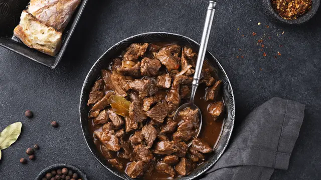 Ilustrasi Semur Daging Kecap