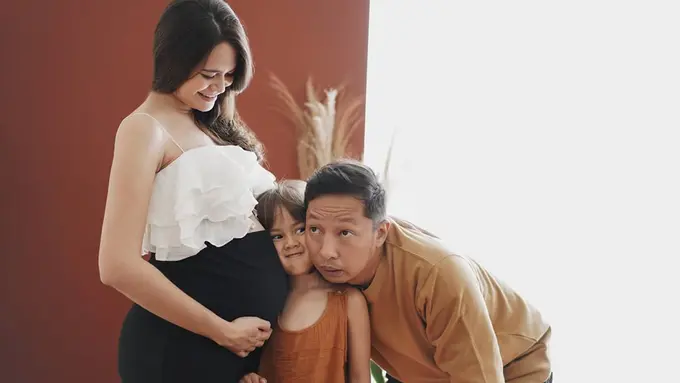 [Fimela] Ringgo Agus Rahman dan Sabai Morscheck