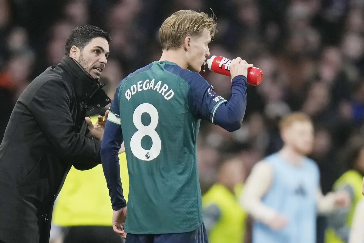 Foto: Ekspresi Mikel Arteta Setelah Arsenal Dibekuk Fulham di Liga Inggris, Marah, Lesu dan Kecewa Jadi Satu