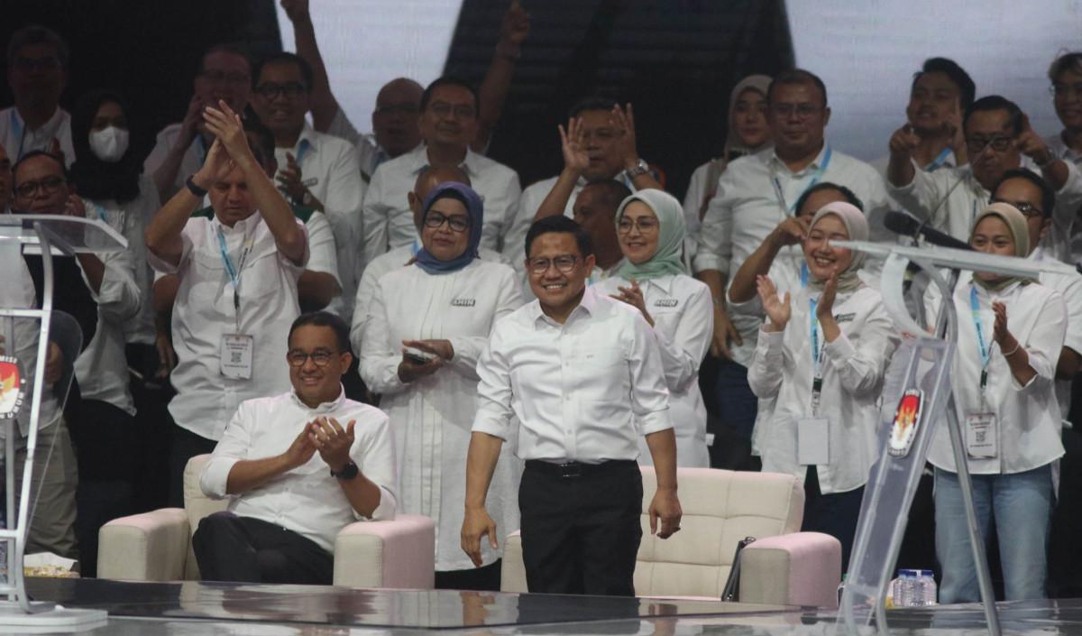 "Tenang Pak Gibran, semua ada etikanya termasuk kita diskusi di sini bukan tebak-tebakan definisi, tebak-tebakan singkatan. Kita levelnya adalah policy dan kebijakan. Prinsipnya sederhana semua kembali kepada etika Pak Gibran," Kata Cak Imin.<br>
