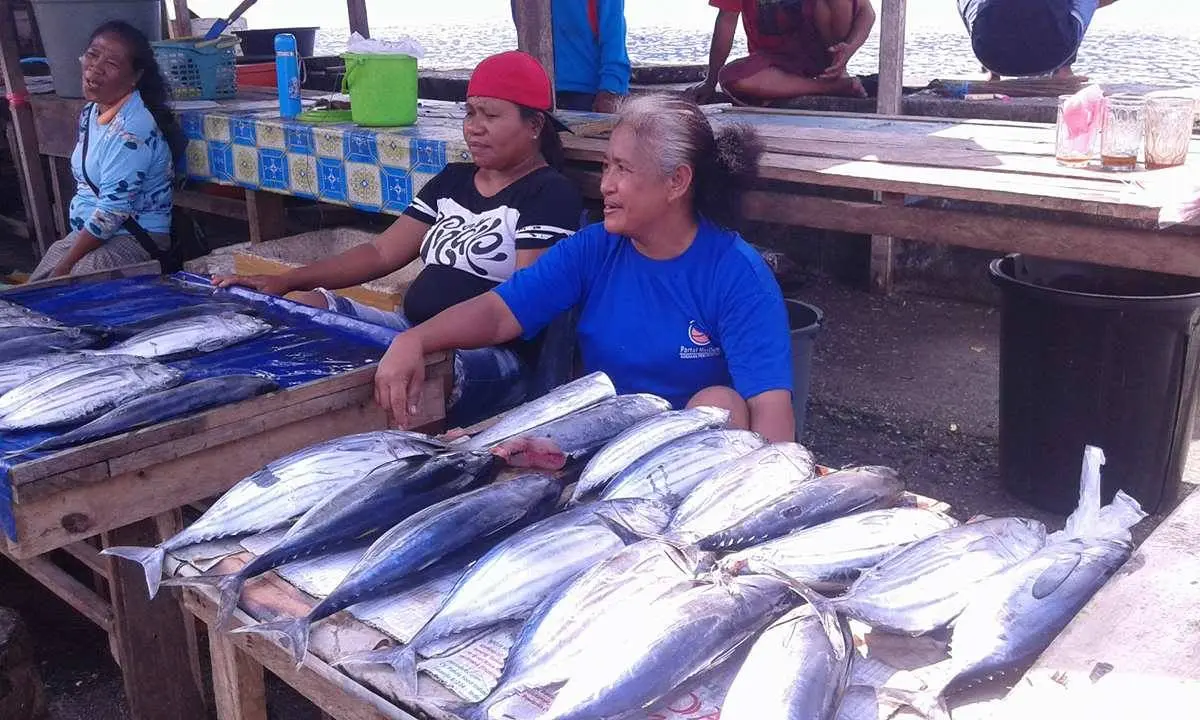 Penjual ikan di Pasar Towoe Sangihe (Liputan6.com / Yoseph Ikanubun) 