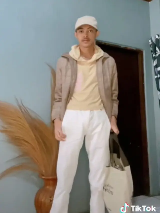 6 Potret Abdul Sofi Allail, Pencetus Pertama Kali Citayam Fashion Week