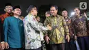 Ketua Umum PKB Muhaimin Iskandar (ketuga kiri) menyambut kedatangan Ketua Umum Gerindra Prabowo Subianto di DPP PKB, Jakarta, Senin (14/10/2019). Prabowo didampingi sejumlah petinggi Partai Gerindra antara lain Ahmad Muzani, Sufmi Dasco Ahmad, Edhy Prabowo, dan Sugiono. (Liputan6.com/Faizal Fanani)