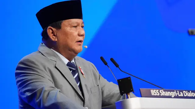 Kehadiran Menteri Pertahanan sekaligus Presiden Republik Indonesia terpilih, Prabowo Subianto menunjukkan komitmen Indonesia terhadap kerja sama internasional di bidang keamanan. (AP Photo/Vincent Thian)