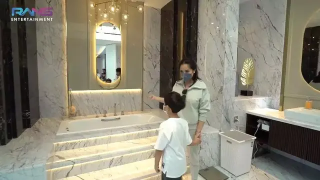 Potret toilet di rumah Juragan99 (Sumber: YouTube/Rans Entertainment)