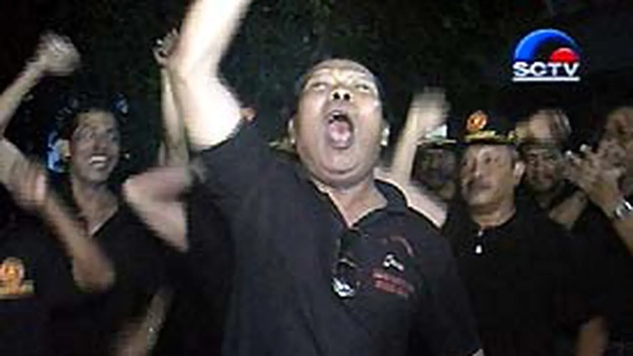 081203aKpuParpol.jpg