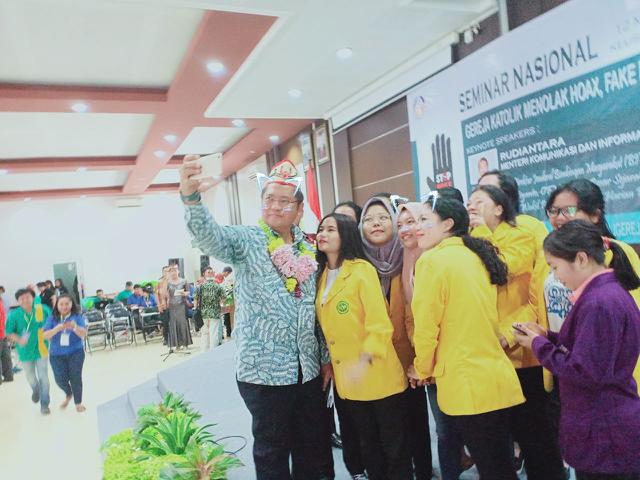 12 Rekomendasi Agar Bijak Bermedia Sosial Regional Liputan6 Com