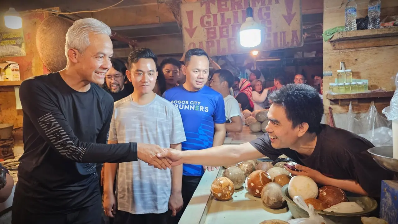 Ganjar Pranowo dan Gibran Rakabuming Raka Terlihat Bersama