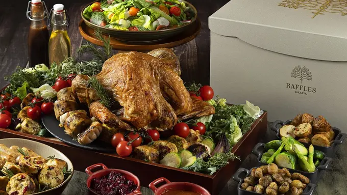 Rayakan Natal dan Tahun Baru Spesial Bersama Kelurga di Raffles Jakarta, dari Staycation Hingga Makam Malam