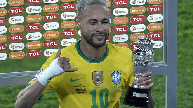 Ekspresi Neymar Raih Penghargaan Usai Antar Brasil ke Final