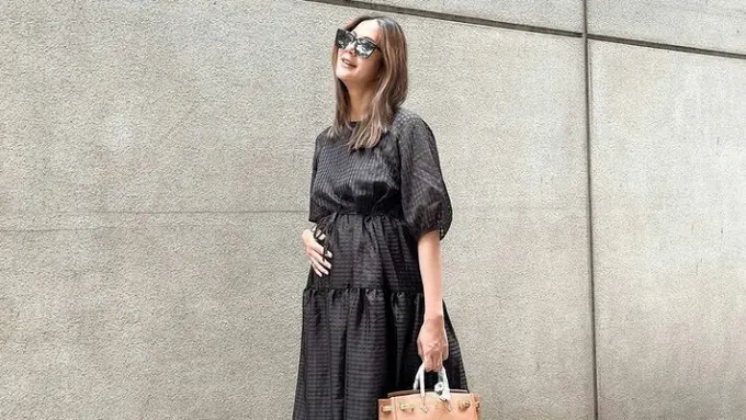 9 Cara Tampil Stylish untuk Ibu Hamil, Simpel dan Nyaman