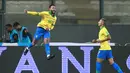 Striker Brasil, Neymar, merayakan gol yang dicetaknya ke gawang Peru pada laga lanjutan kualifikasi Piala Dunia 2022 zona Amerika Selatan, di Estadio Nacional de Lima, Rabu (14/10/2020) pagi WIB. Brasil menang 4-2 atas Peru. (AFP/Daniel Apuy/pool)